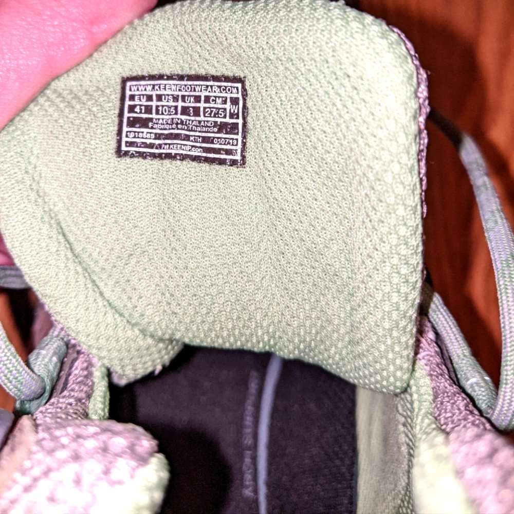 Excellent condition Keen women's hiking boots